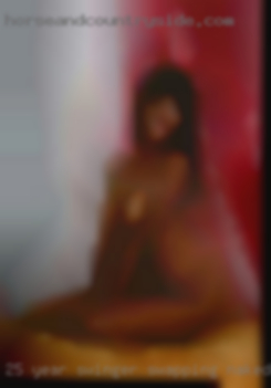 25 year swinger swapping naked old squirting thic milf.